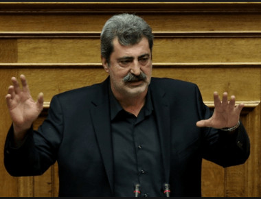 Πολάκης: Αφιερώνει τραγούδι στους «άριστους της αντιπολίτευσης από τα Lidl» (φωτό) 